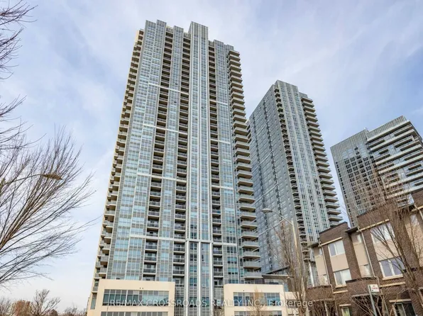 275 Village Green Sq, Toronto, ON
