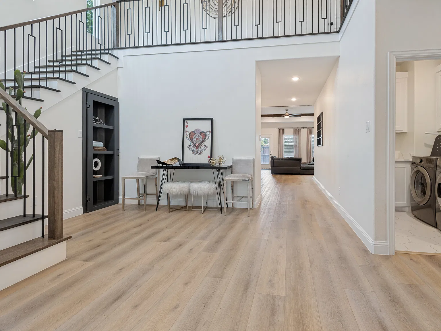 5 bed, 2698 sqft, $4,300 — Photo 2