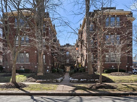 2nd image of 5582 Waterman Blvd #3W