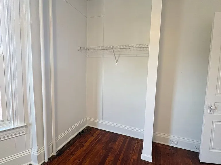 729 W Princess St #2 — Photo 8