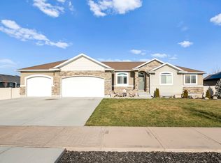579 E Coach Ln S, Grantsville, UT 84029