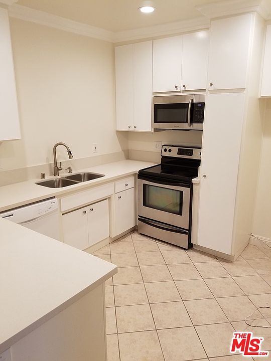1st image of 827 2nd St APT 303