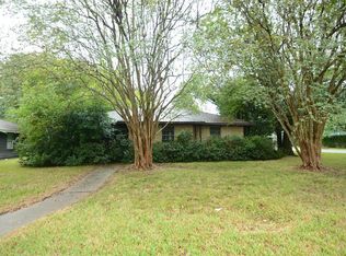 2002 Saxon Dr, Houston, TX 77018
