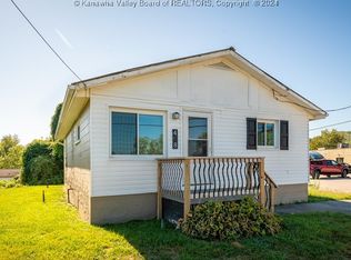 408 King St, Dunbar, WV 25064