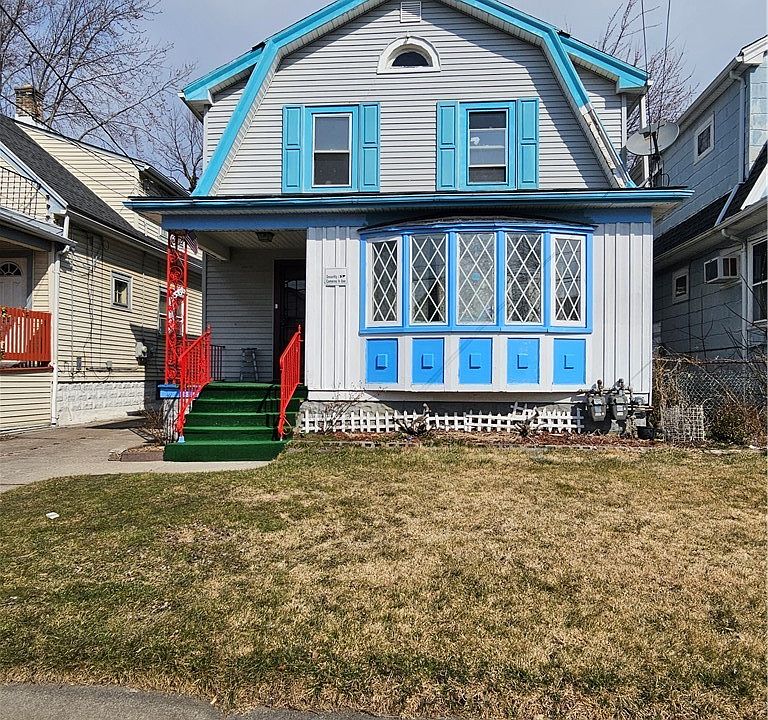 1st image of 366 Hewitt Ave