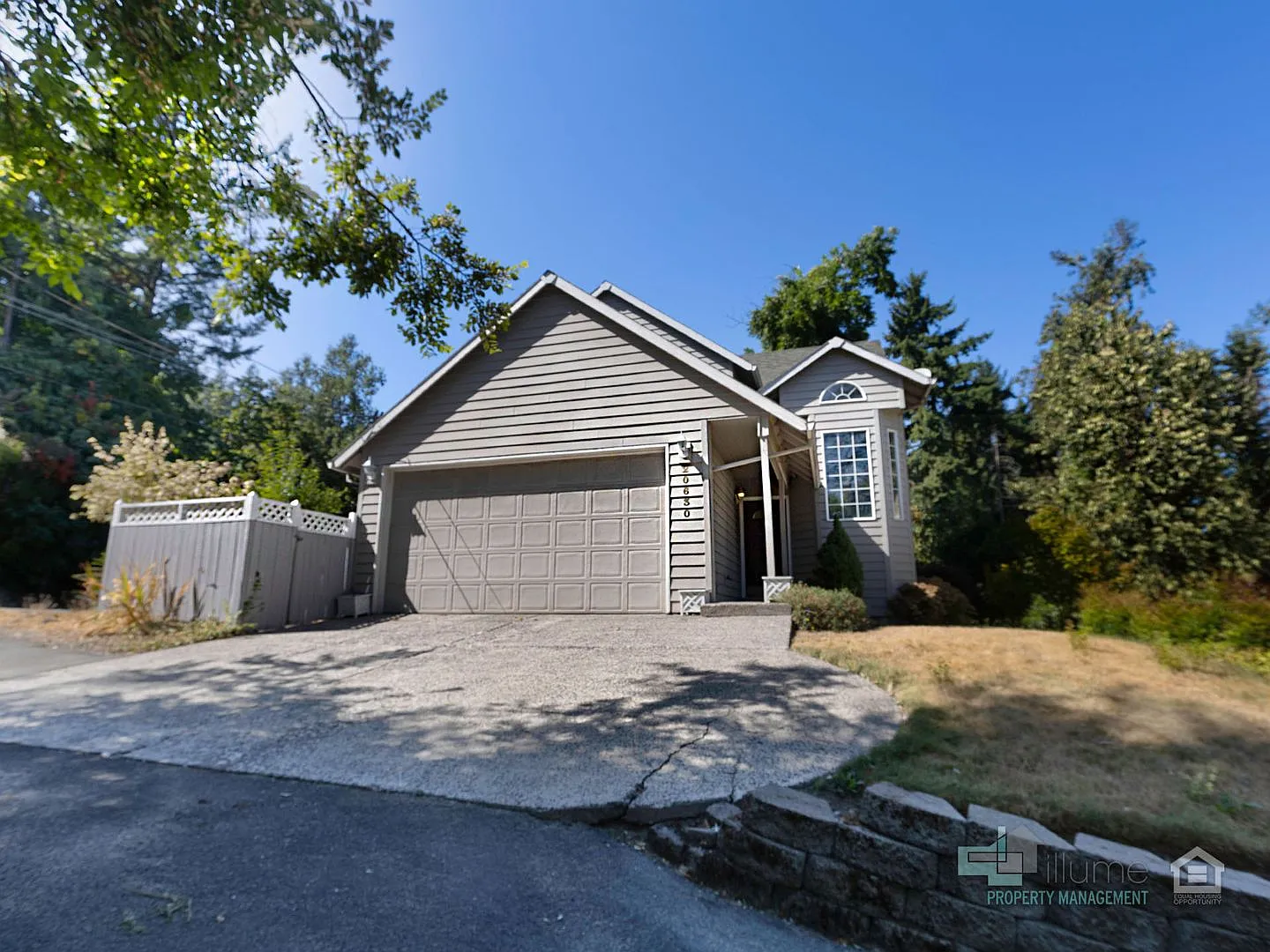 West Linn Single Family 3 Bd/2.5 Bth w/ Basement/Bonus Room. — Photo 2