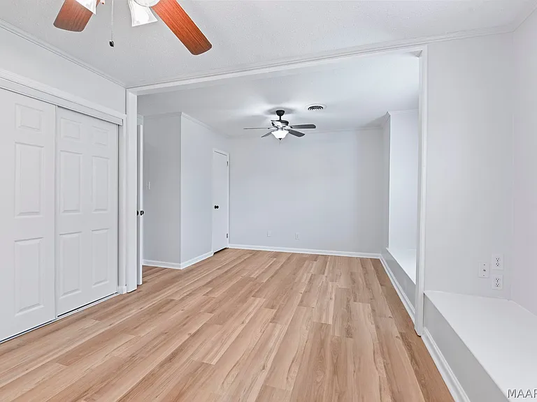 111 Lori St — Photo 26
