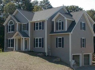 18 Fairoaks Cir, New Milford, CT 06776