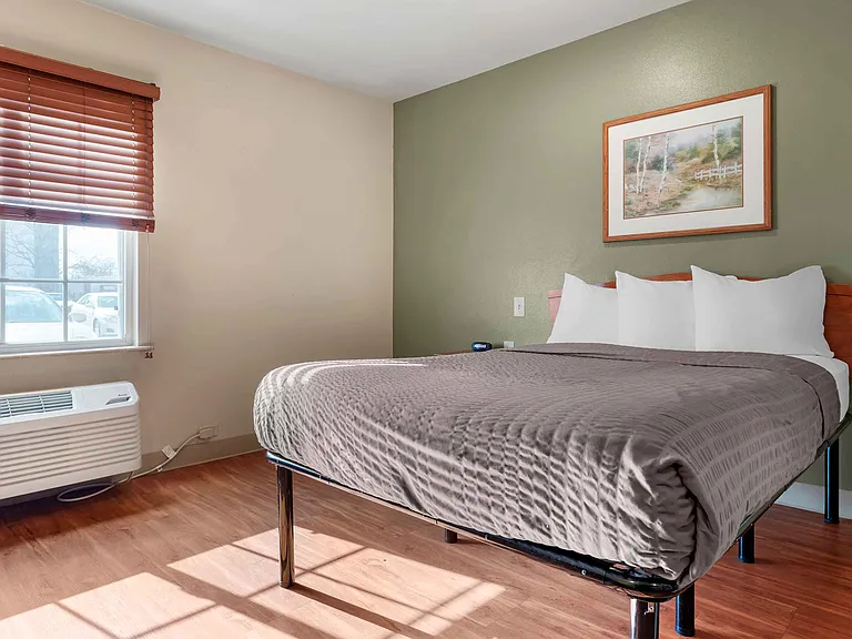 Studio Suite - 1 Full Bed