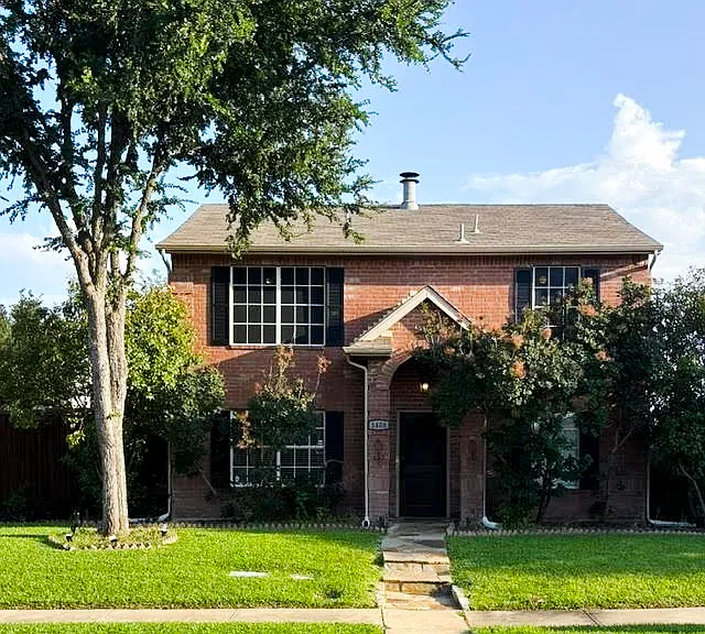 1404 Ross Dr — Photo 1