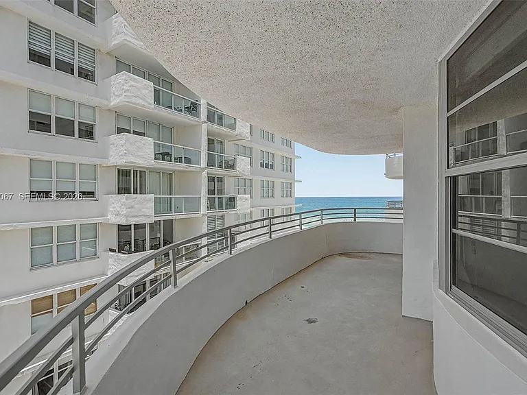 5555 Collins Ave #7B — Photo 23