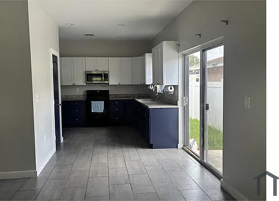 189 SW 1st Ct — Photo 3