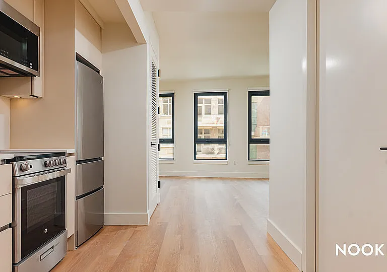 130 Hope St #111 — Photo 1