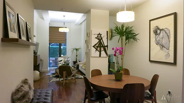 Rented by Anchor Associates | media 10