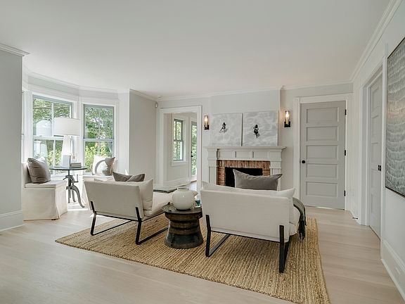 3rd image of 83 Layton Ave