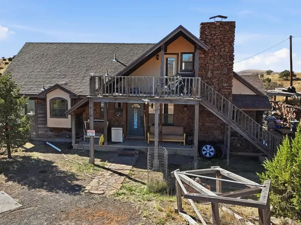 202 W Fast Gun Ln, Fort Davis, TX 79734