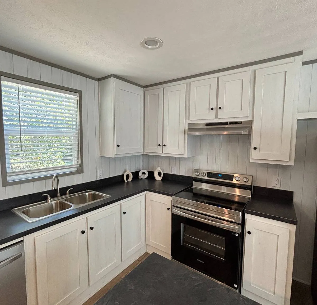 2 bed, 2.0 bath, 840 sqft, $1,500 — Photo 2