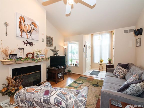 5th image of 6 Canfield Cir #3