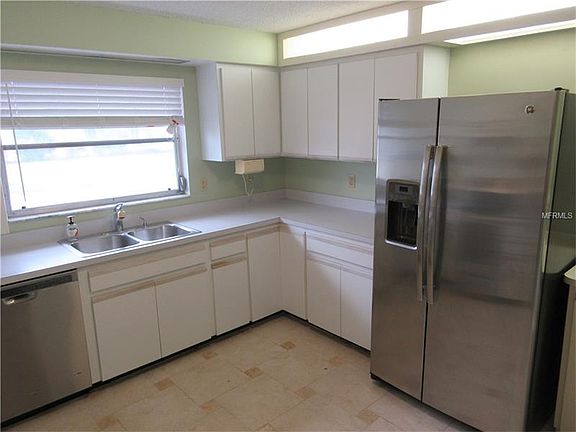 2nd image of 2548 Wynnewood Dr