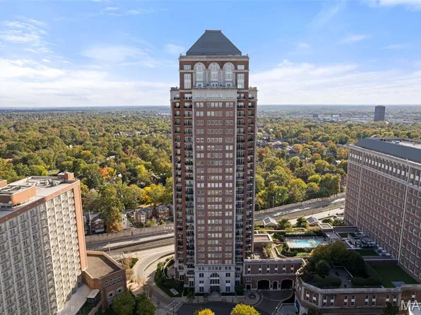150 Carondelet Plz APT 403, Clayton, MO 63105