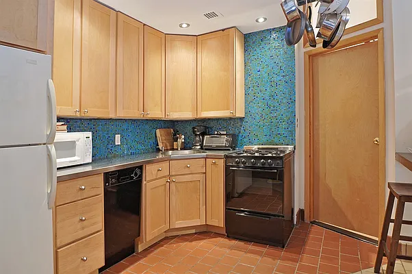 Sold by Corcoran | media 19
