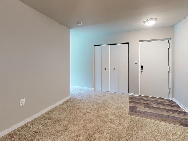 Seneca Place — Photo 90