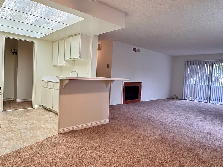 4901 Whitsett Ave #203 — Photo 11