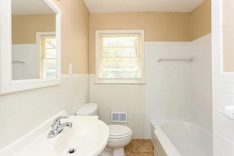 3 bed, 1301 sqft, $1,885 — Photo 4