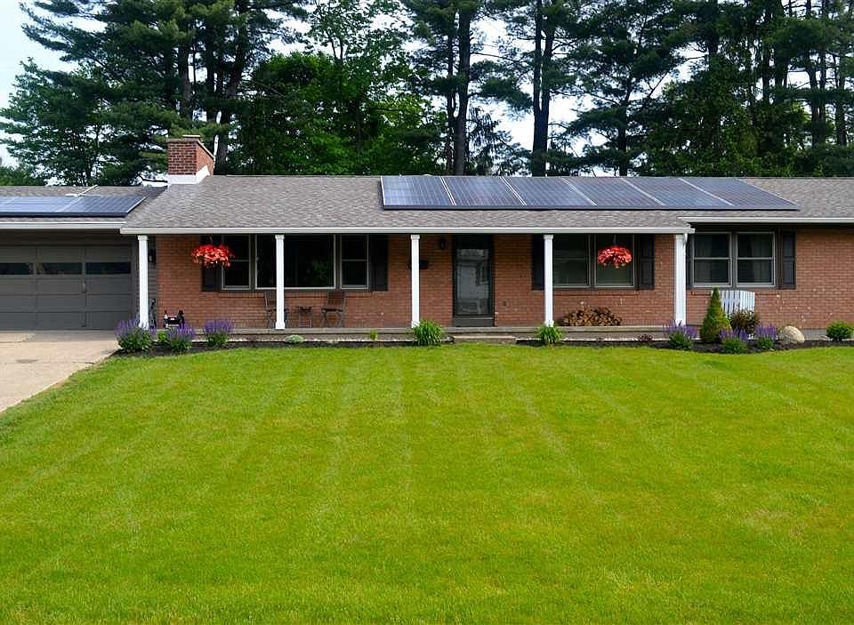 1st image of 102 Elmwood Dr