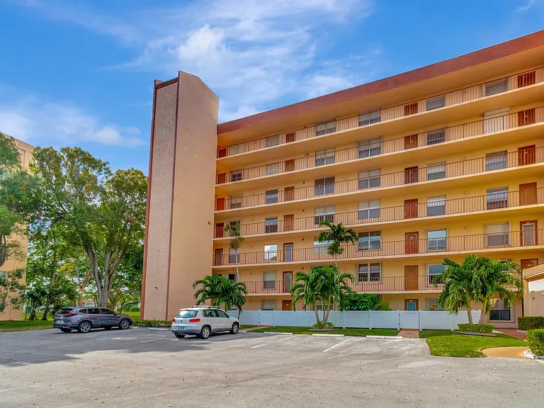 14623 Bonaire Blvd #502 — Photo 25