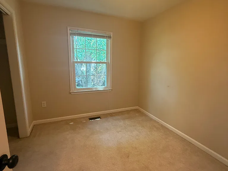 274 Exeter Rd — Photo 14