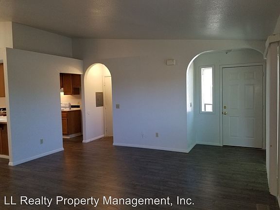 3rd image of 773 Linda Dr APT A