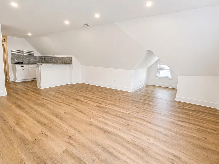 1662 Eddington Rd #3 — Photo 4