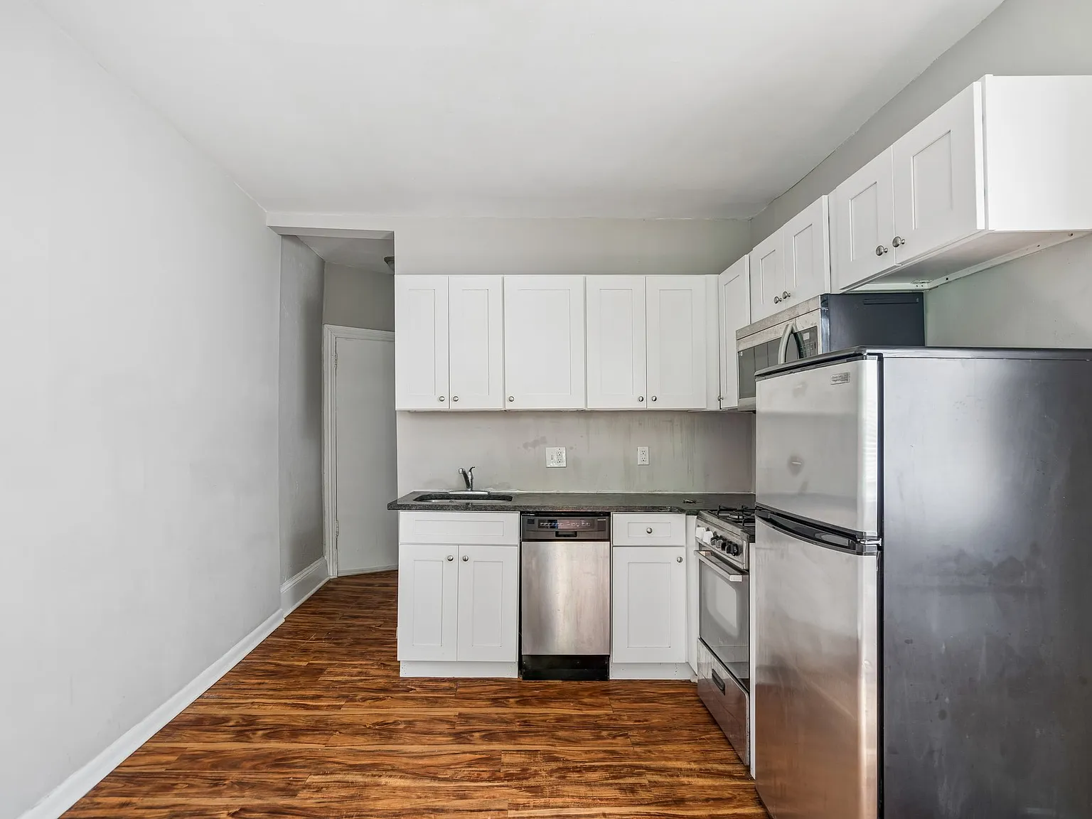 1 bed, 500 sqft, $1,050 — Photo 3