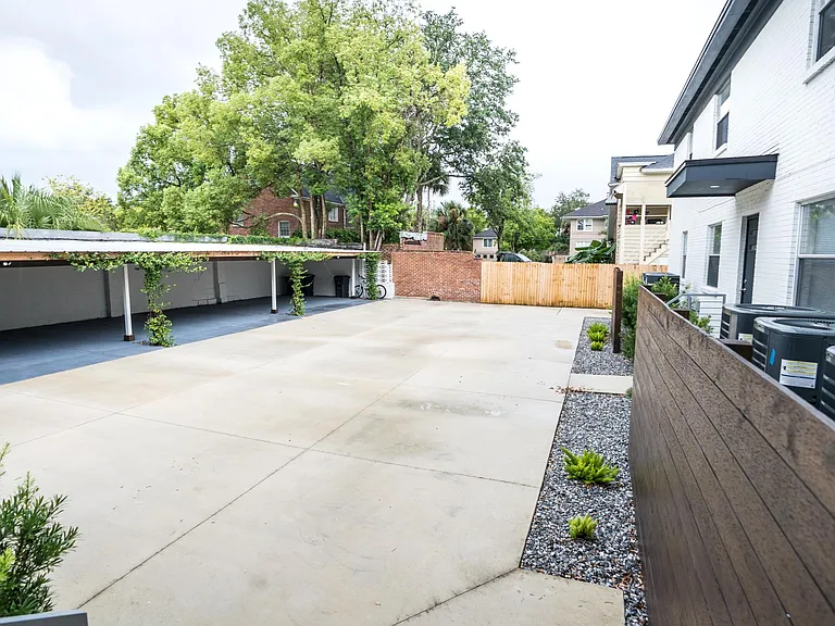 2160 Riverside Ave #6 — Photo 27