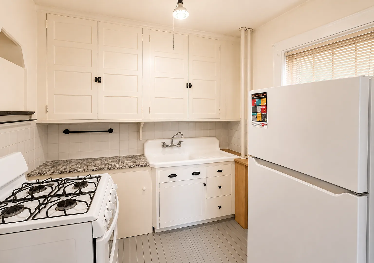 1025/1027 Jenifer St Apartments — Photo 2