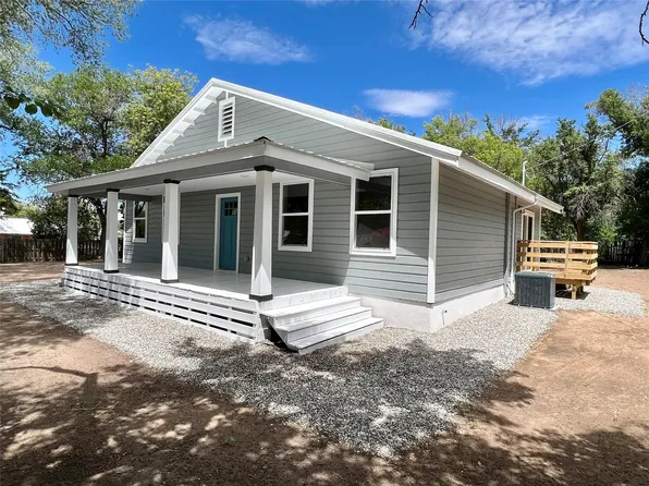 813 Sandy Ln, Espanola, NM 87532