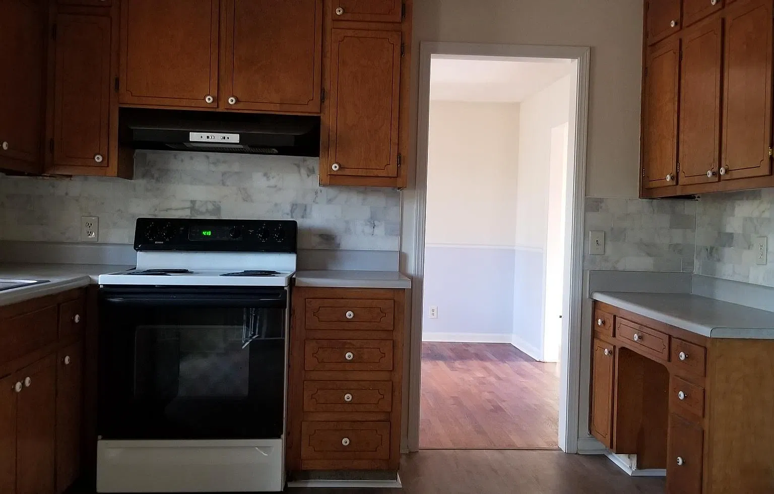 4 bed, 2.5 bath, 3000 sqft, $2,750 — Photo 2