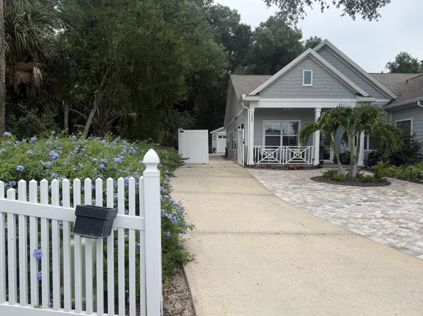 260 Fearon Ave, Mount Dora, FL 32757