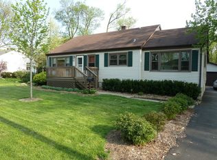 134 Hawthorne Ln, New Lenox, IL 60451