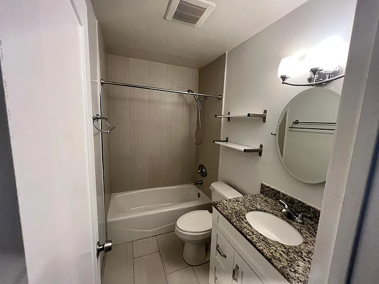 1435 SW 24th Ct #B — Photo 10