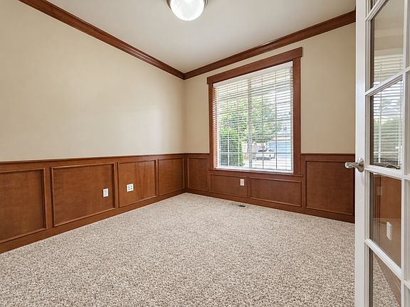 4th image of 1018 Pinehurst St