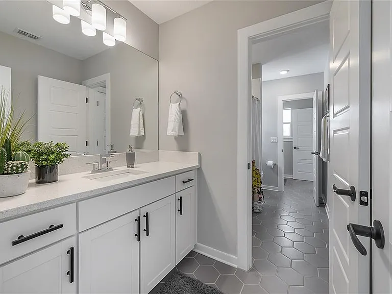 4402 W Gray St #1 — Photo 31