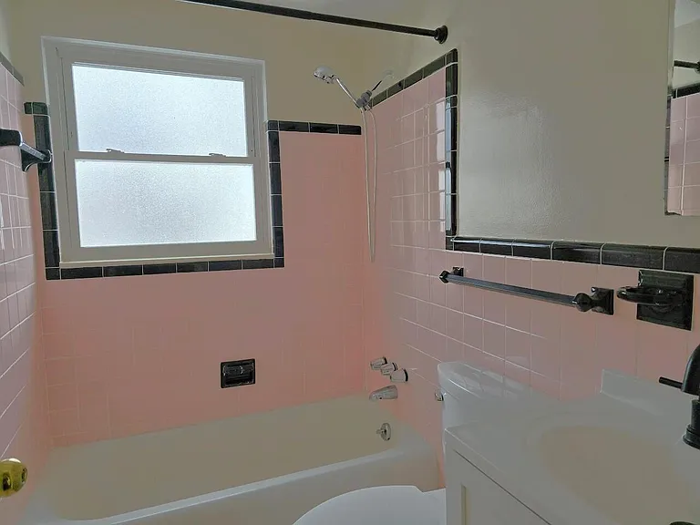 9924 Roseland St — Photo 7