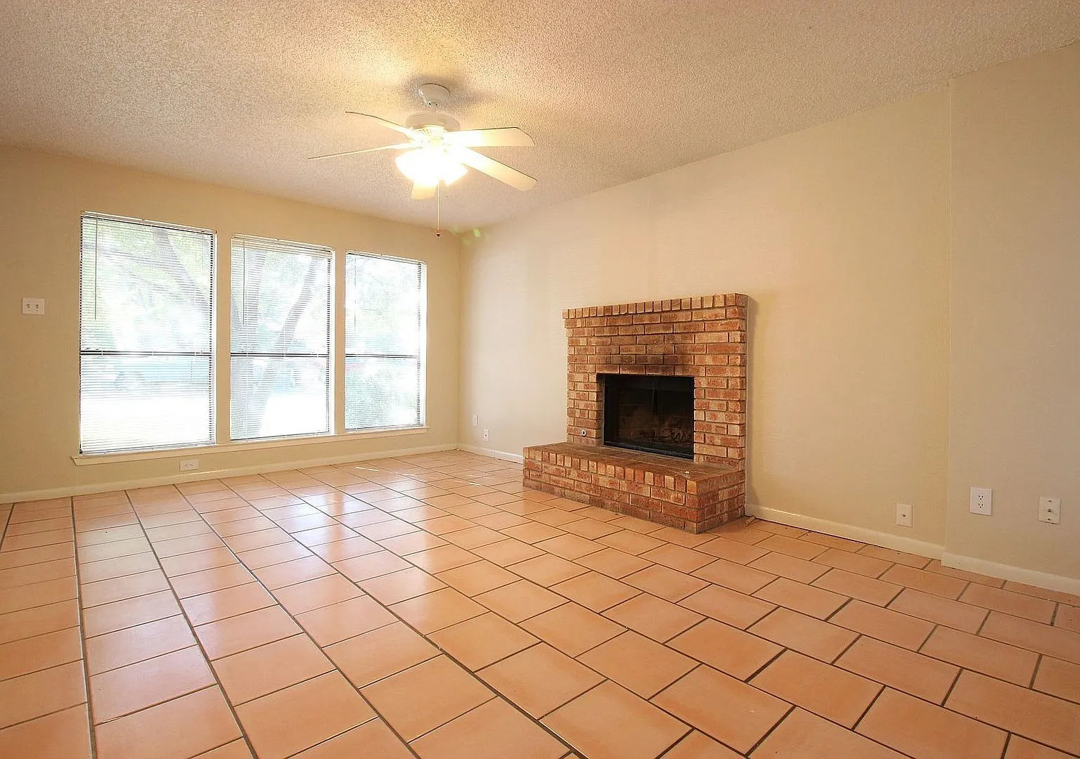 Sanger Drive 9002 - I — Photo 4