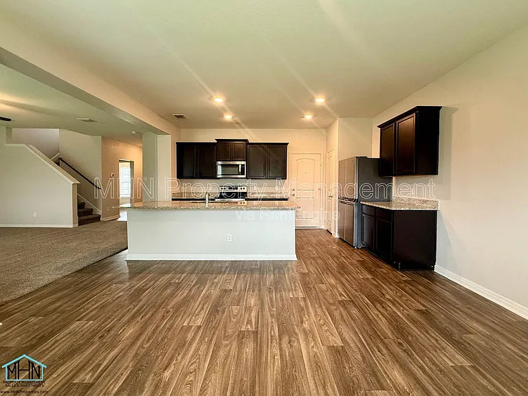 2927 Gastonian Ml — Photo 2