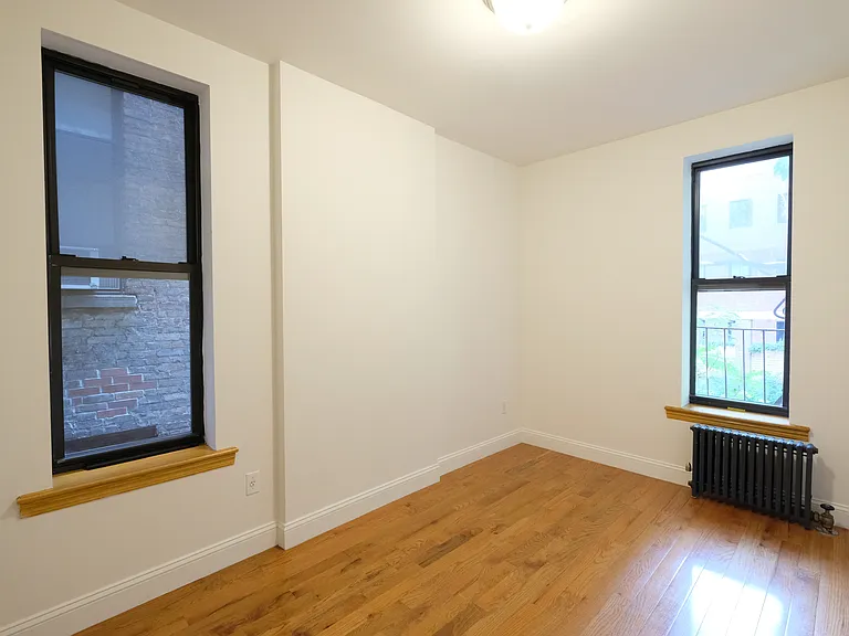 237 W 20th St #3B — Photo 8