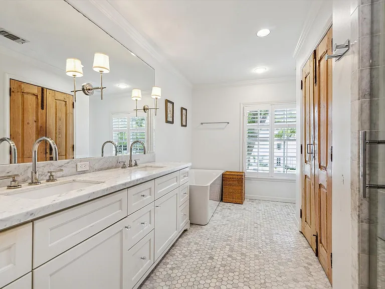 2510 Locke Ln — Photo 20