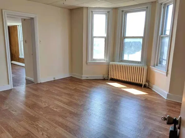 1168 Main St APT 4, Hellertown, PA 18055