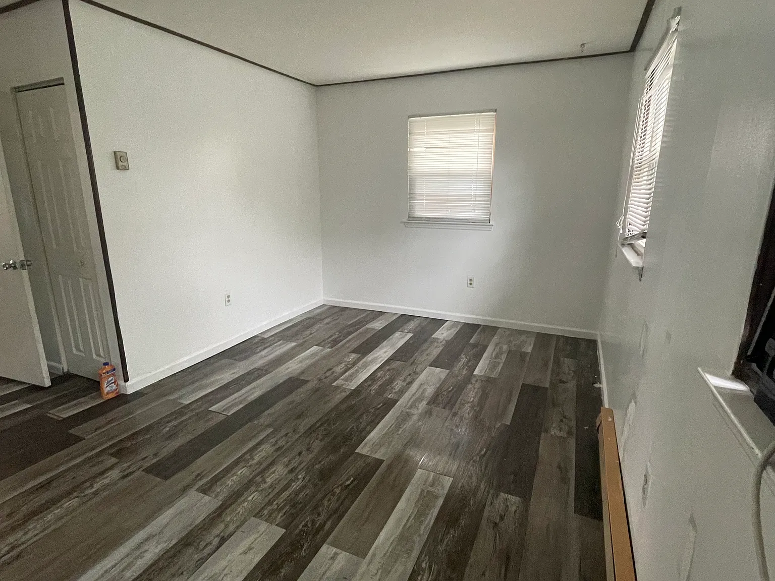 3 bed, 1.5 bath, 1102 sqft, $2,000 — Photo 3
